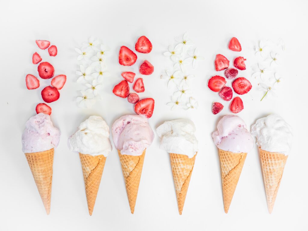 traditional ice cream spoon and biscuits
 